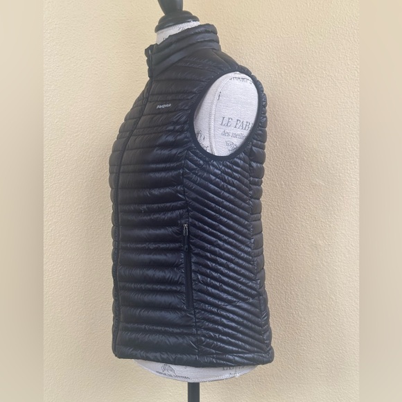 Patagonia Ultralight Down Vest Size Small Black Excellent Condition! - Picture 3 of 9